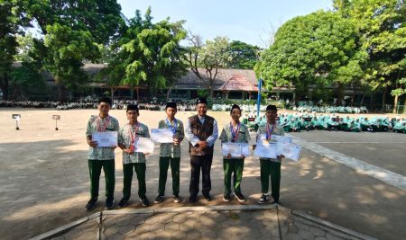 Para Pejuang Ilmu SMP A Wahid Hasyim Tebuireng dari Obor Langit kembali Menorehkan Prestasi Gemilang!