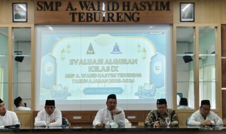 Wujudkan Generasi Qur’ani, SMP A. Wahid Hasyim Gelar Evaluasi Al-Qur’an Kelas IX Serentak di Tiap Kelas